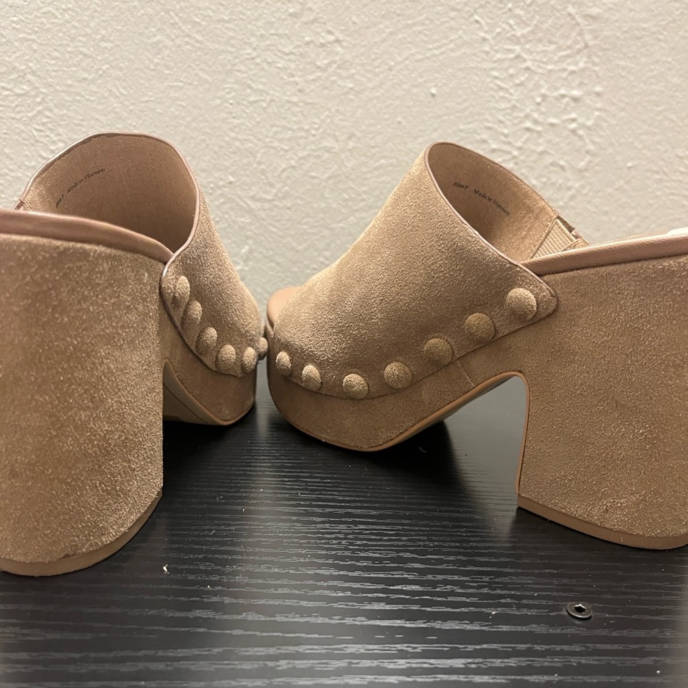 DOLCE VITA Emol Heel - Light Tan/Mushroom Suede - Picture 6 of 7